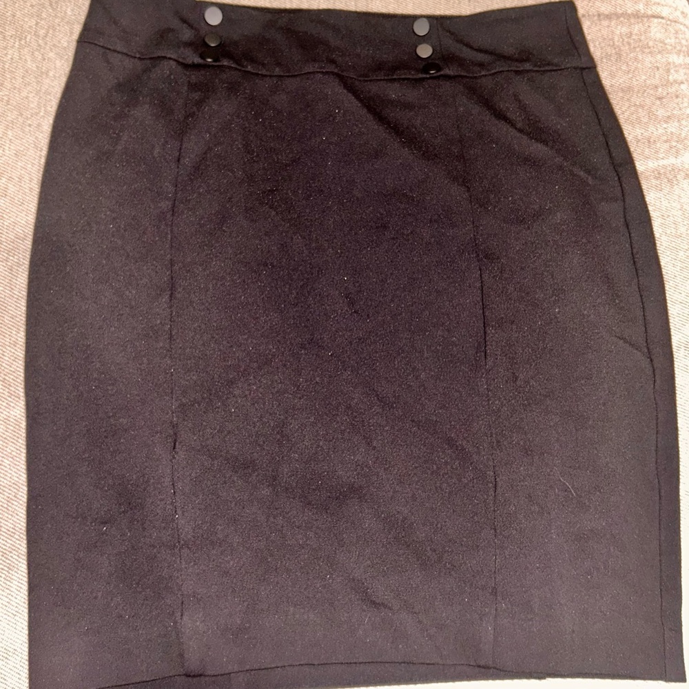 Elegant Reitmans Black Women's Skirt